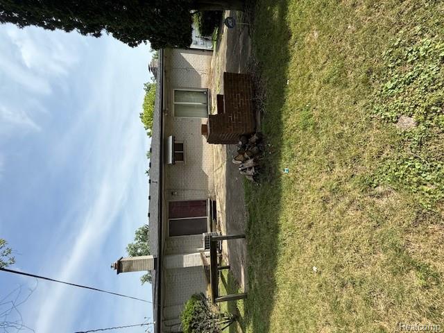 483 Pearsall Avenue