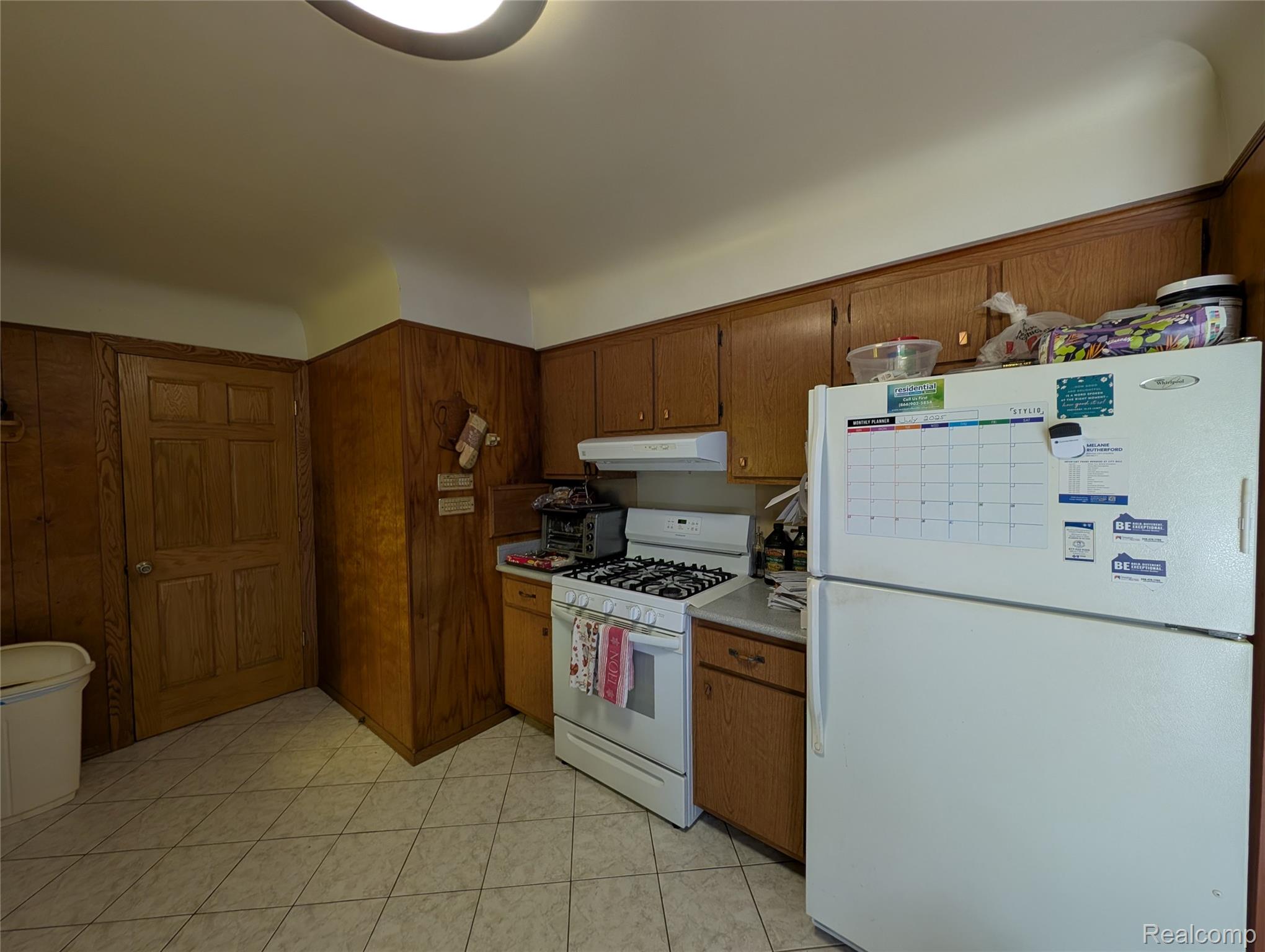 200 Astorwood