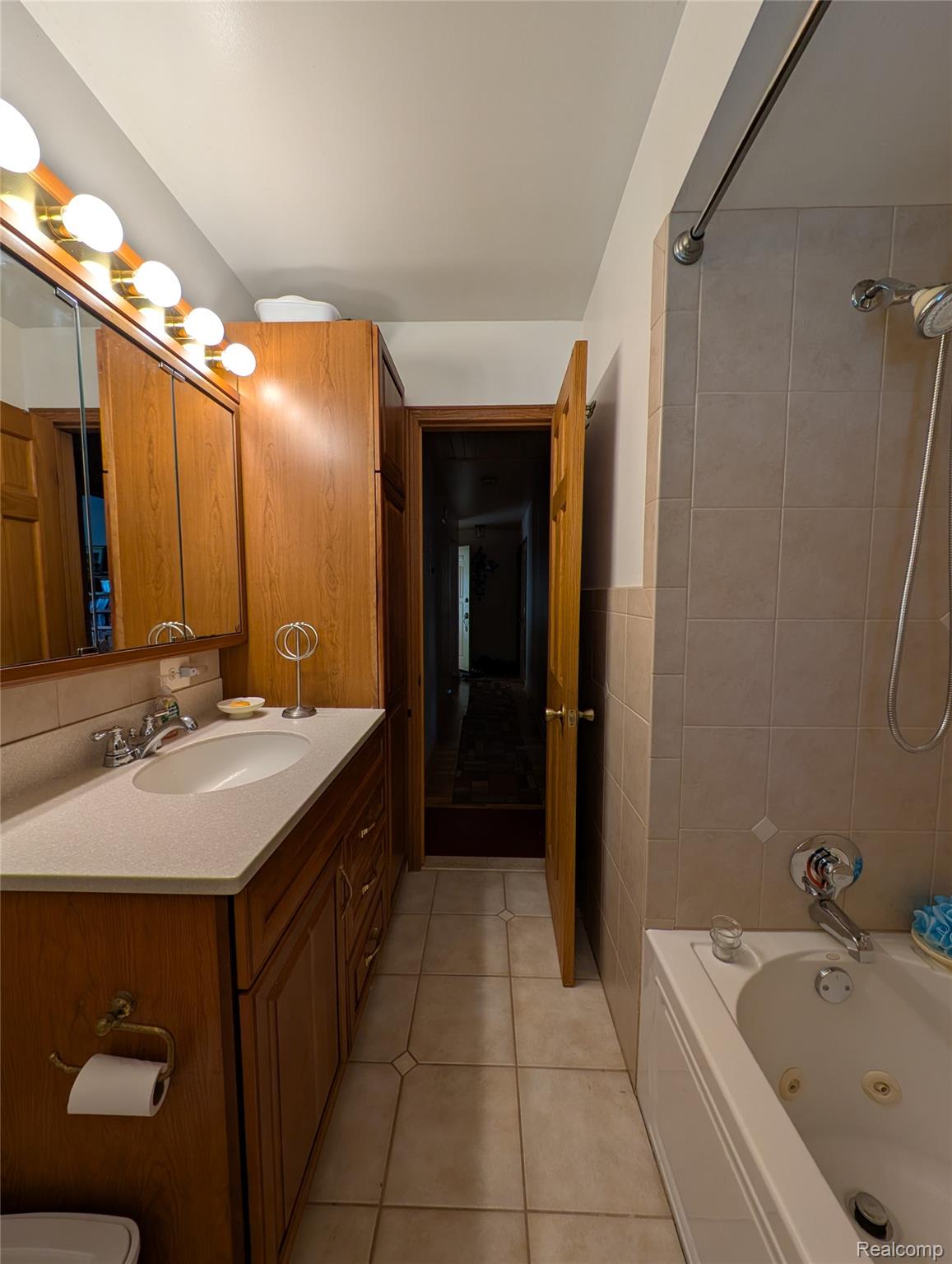 200 Astorwood