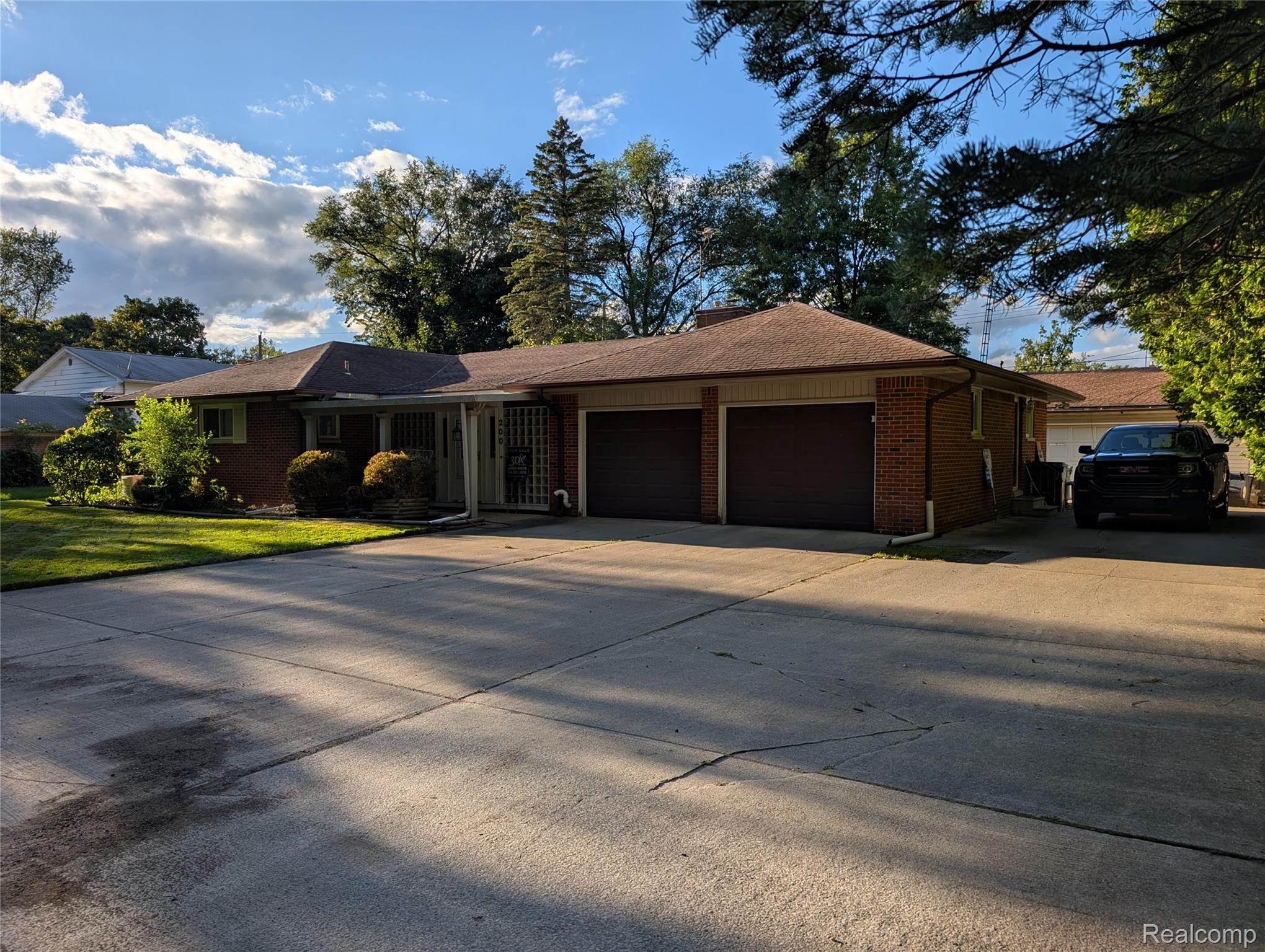 200 Astorwood