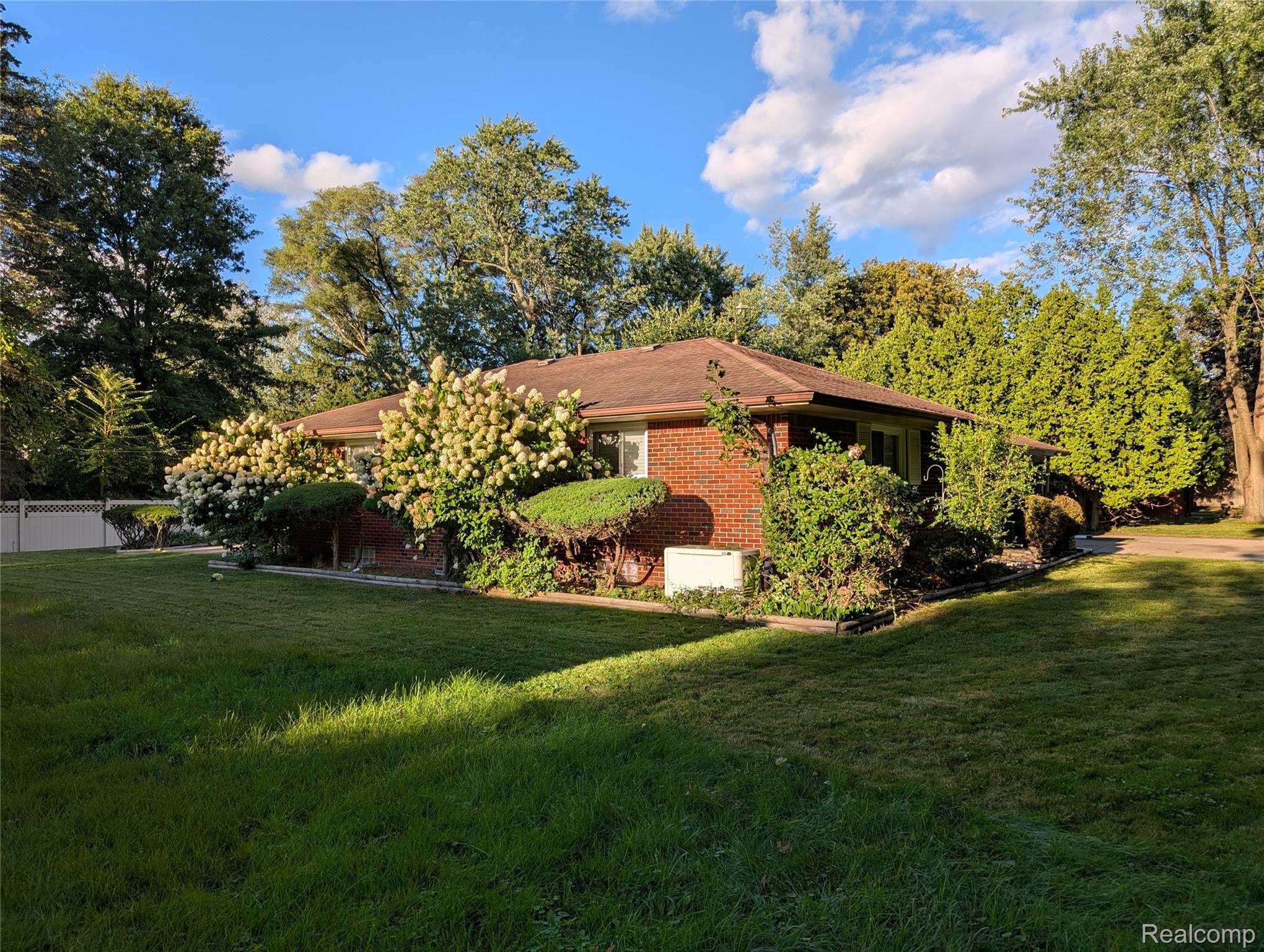200 Astorwood
