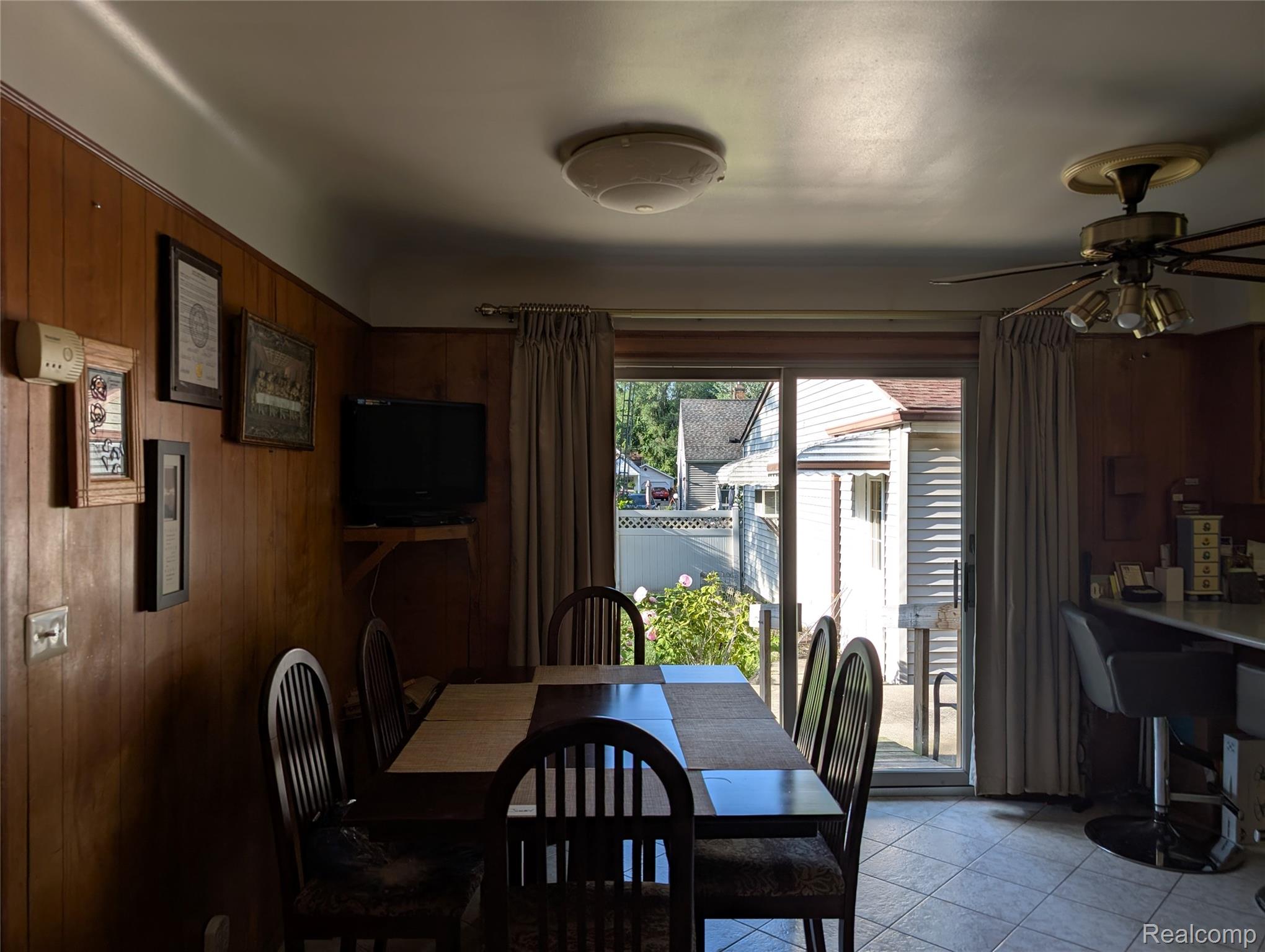 200 Astorwood