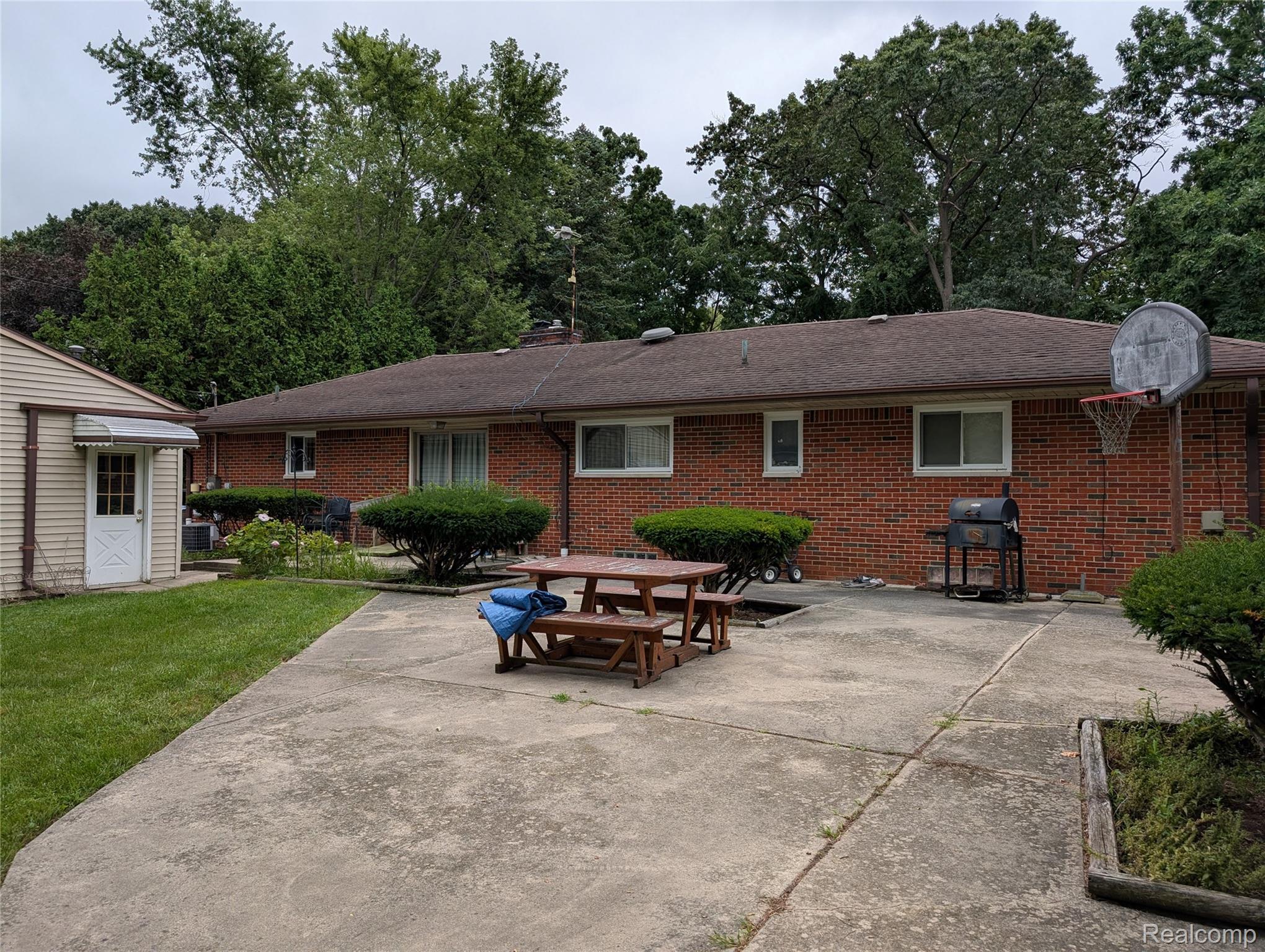 200 Astorwood