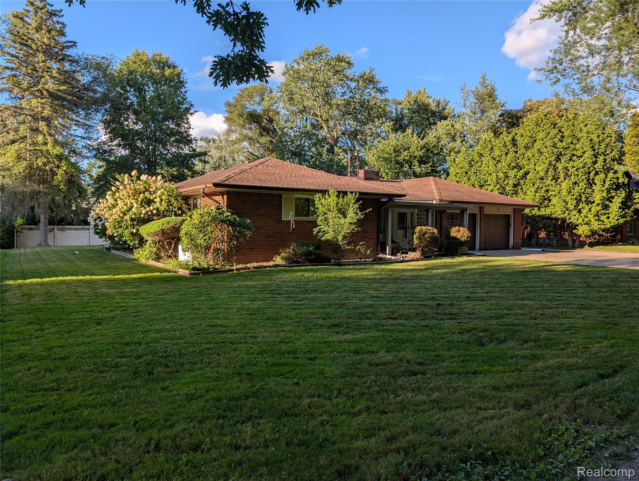 200 Astorwood
