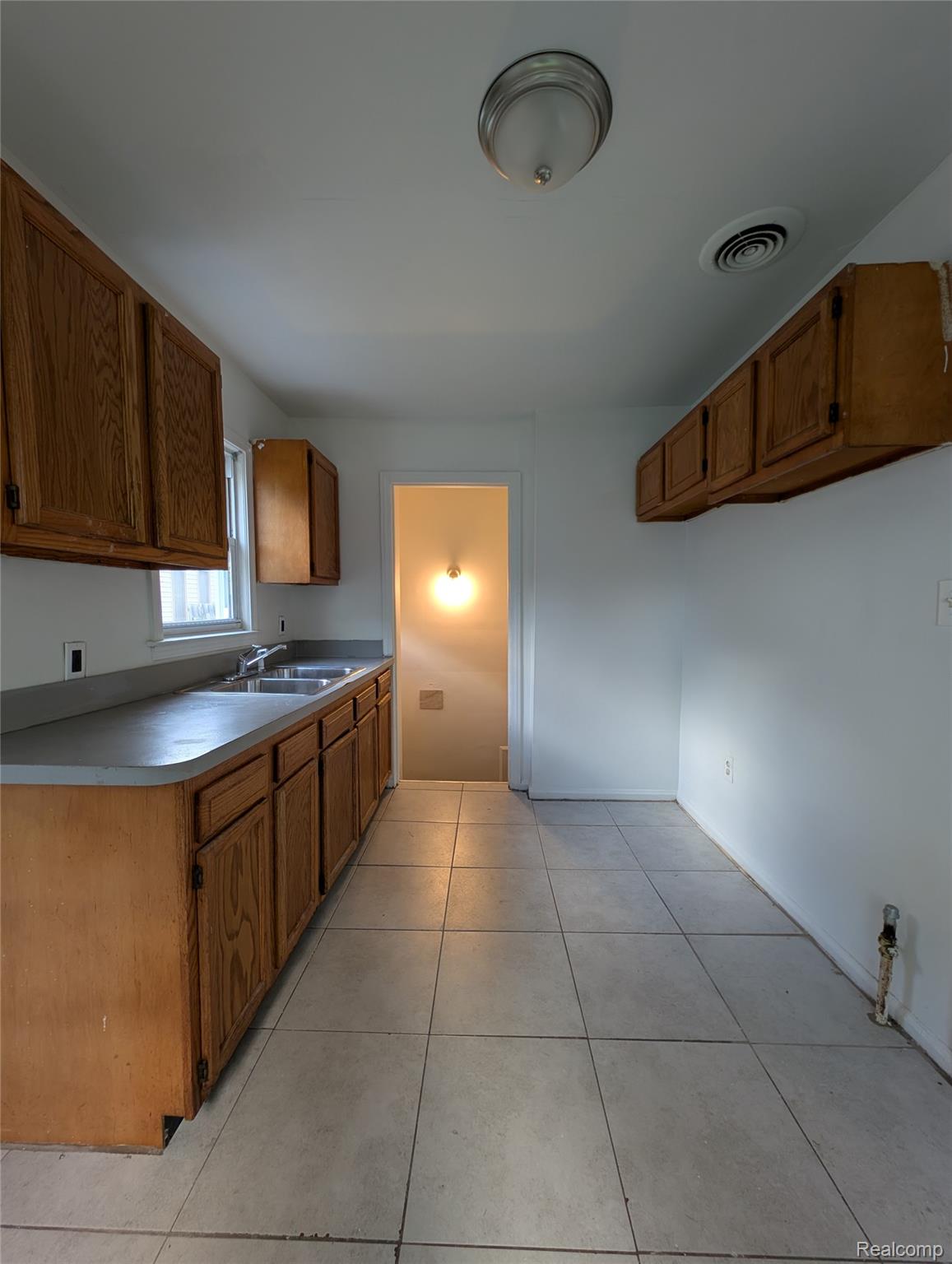 305 South Boulevard W