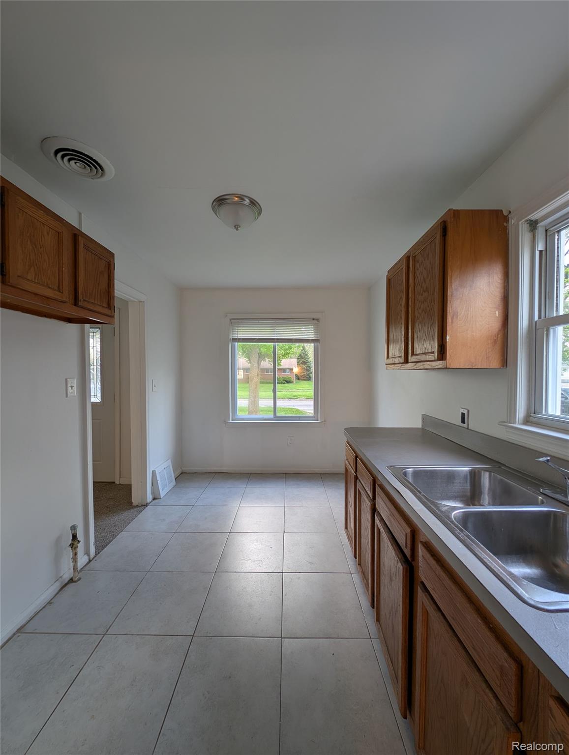 305 South Boulevard W