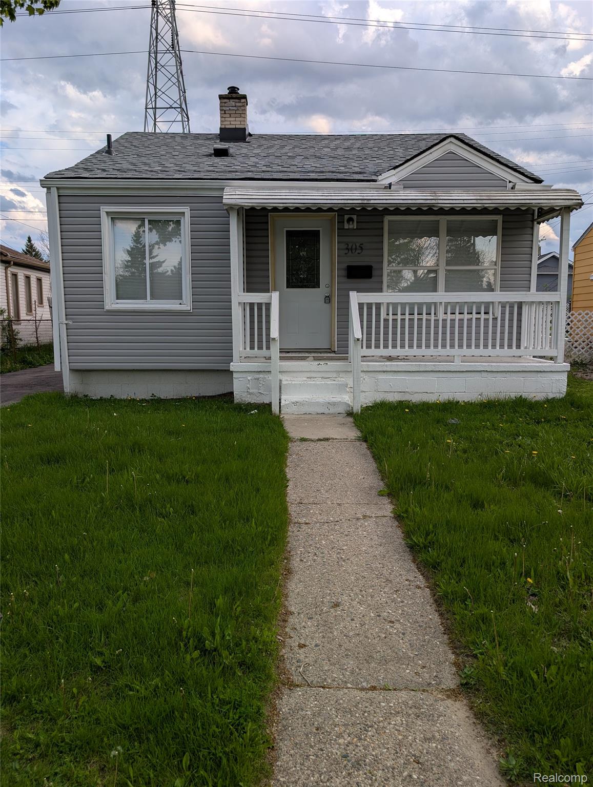 305 South Boulevard W