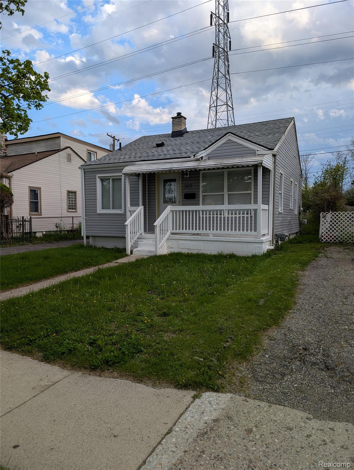 305 South Boulevard W