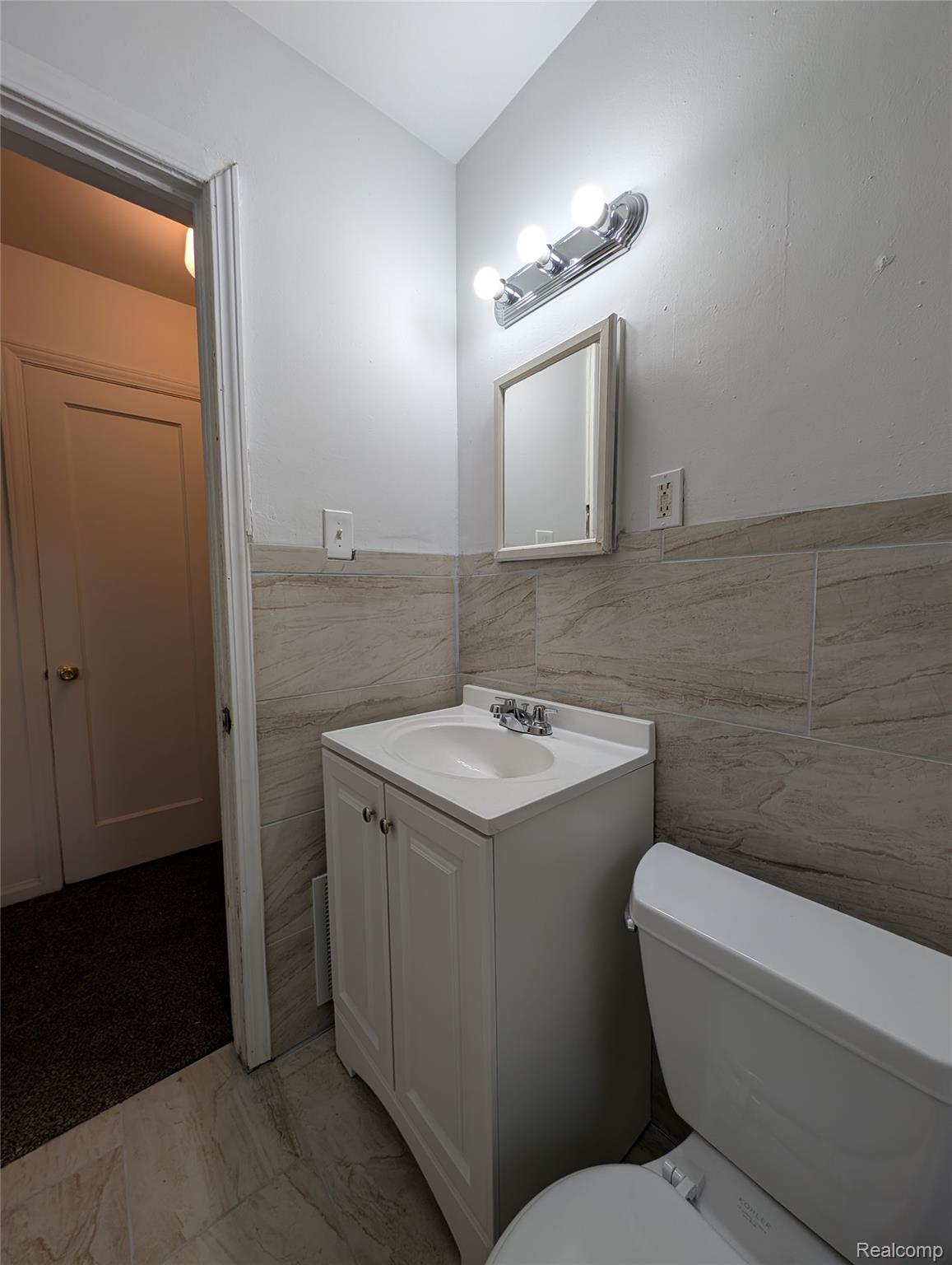 305 South Boulevard W