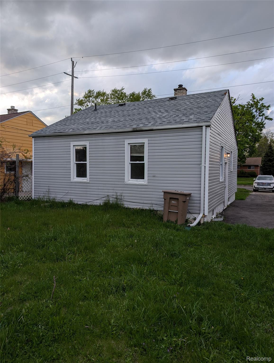 305 South Boulevard W