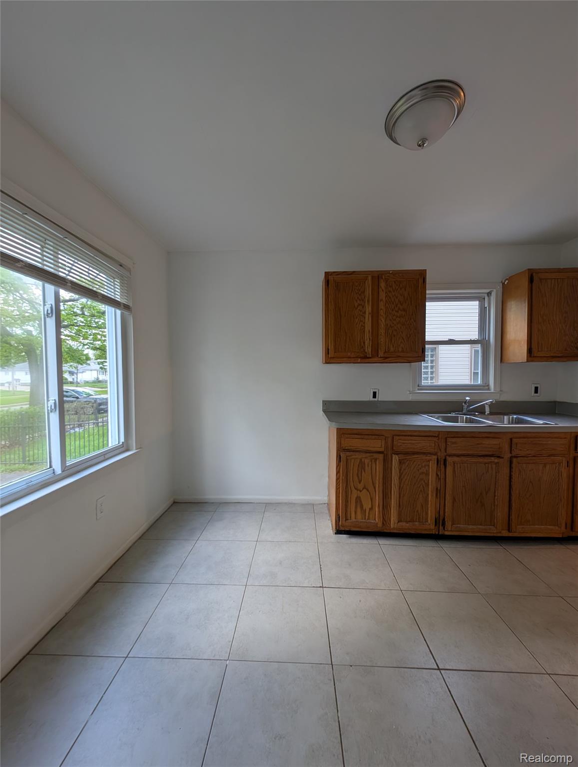 305 South Boulevard W