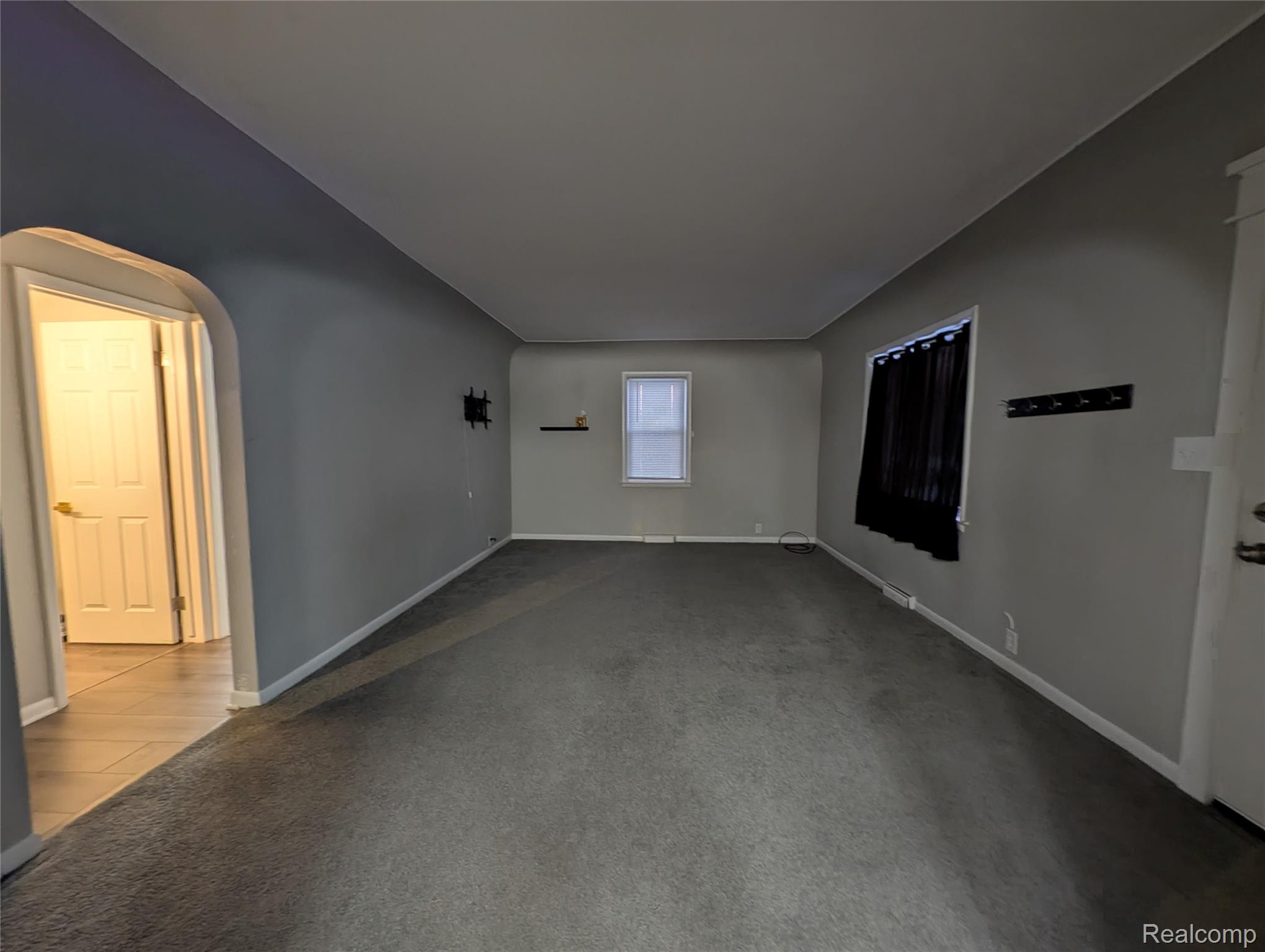 263 W Ann Arbor Avenue