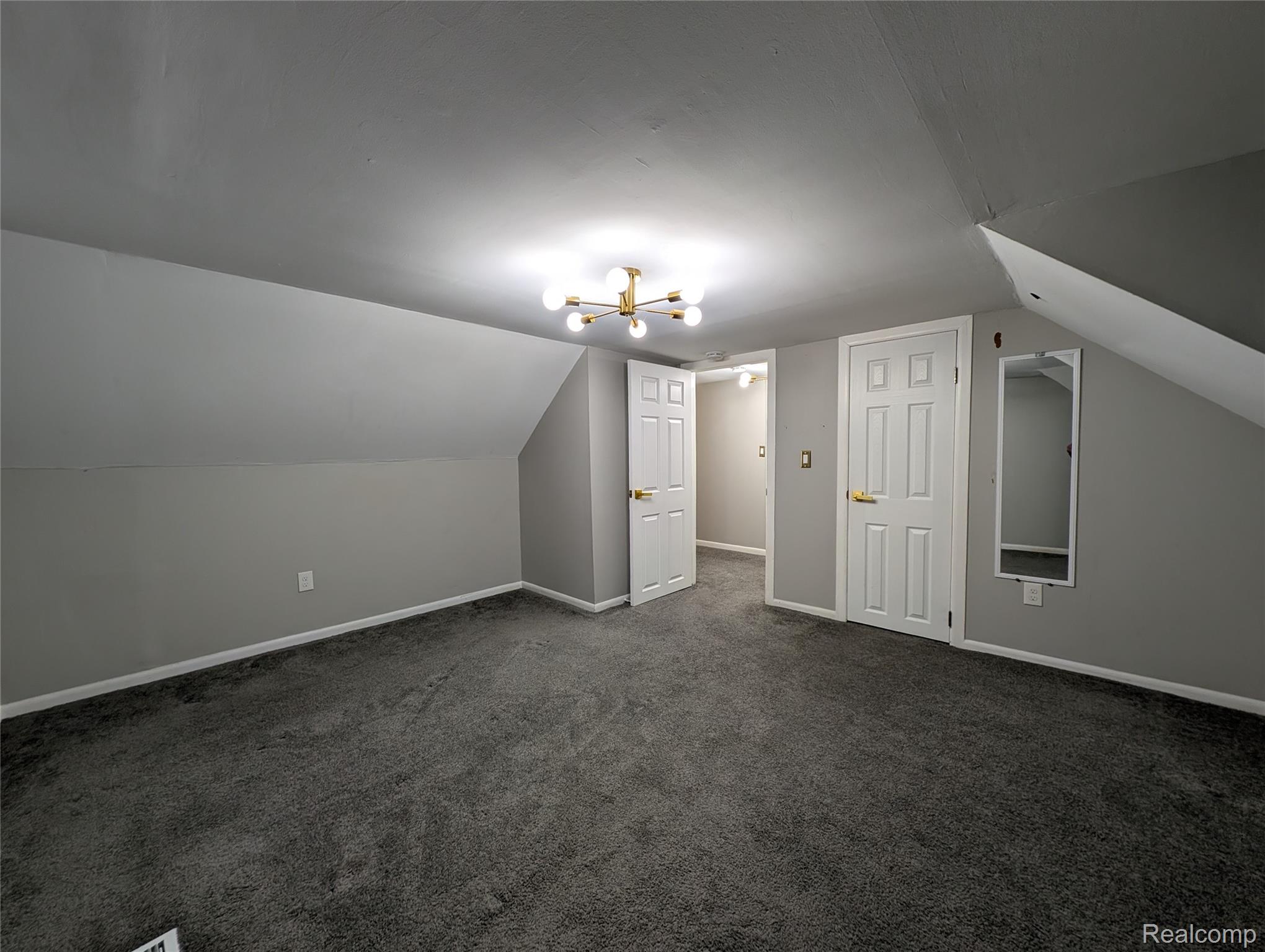 263 W Ann Arbor Avenue