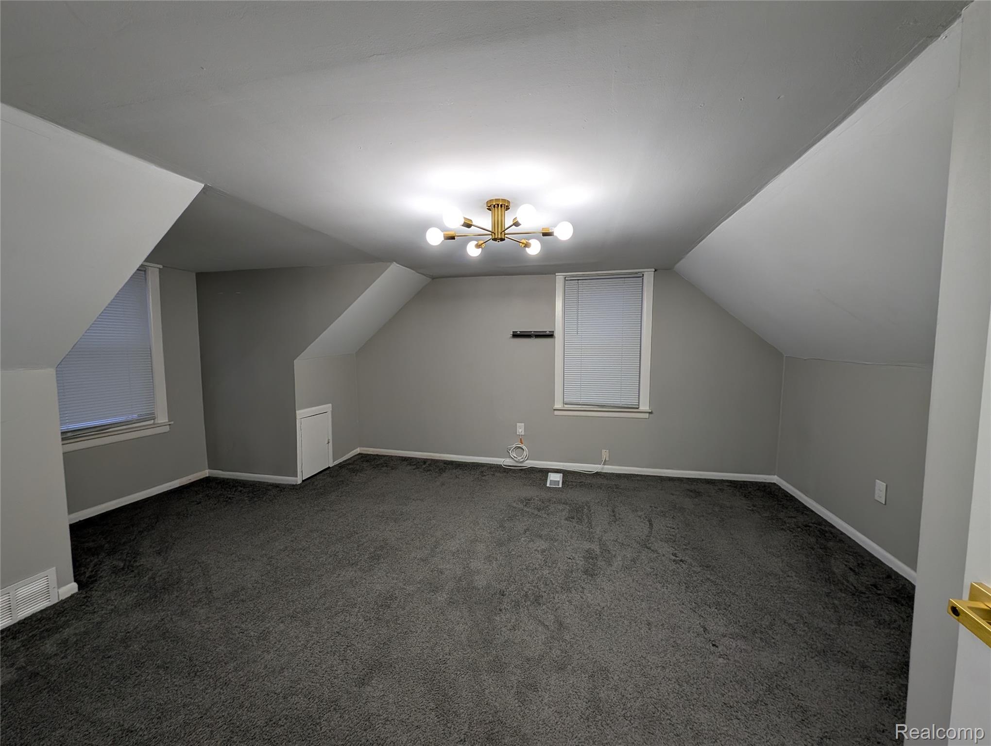 263 W Ann Arbor Avenue
