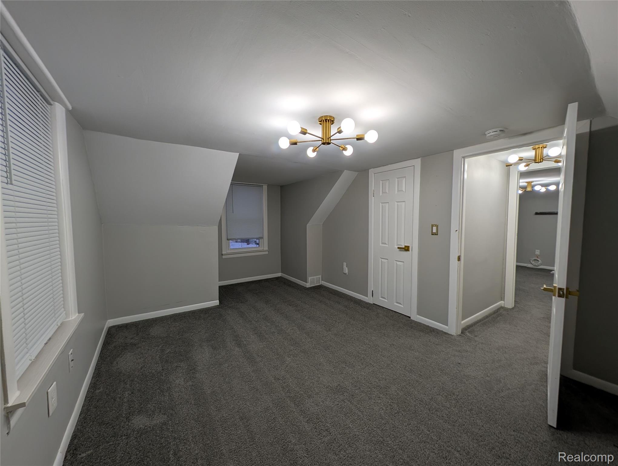 263 W Ann Arbor Avenue