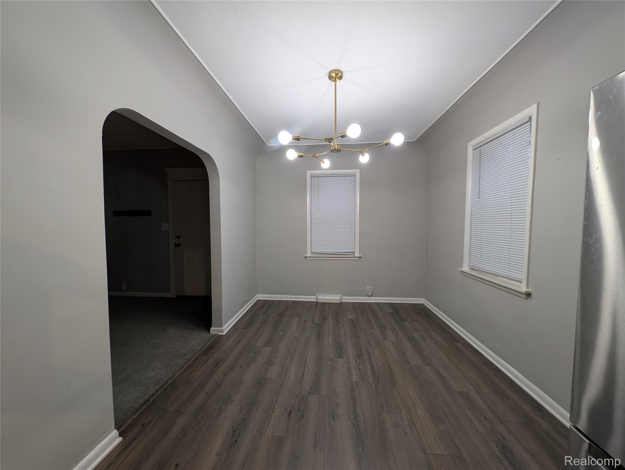 263 W Ann Arbor Avenue