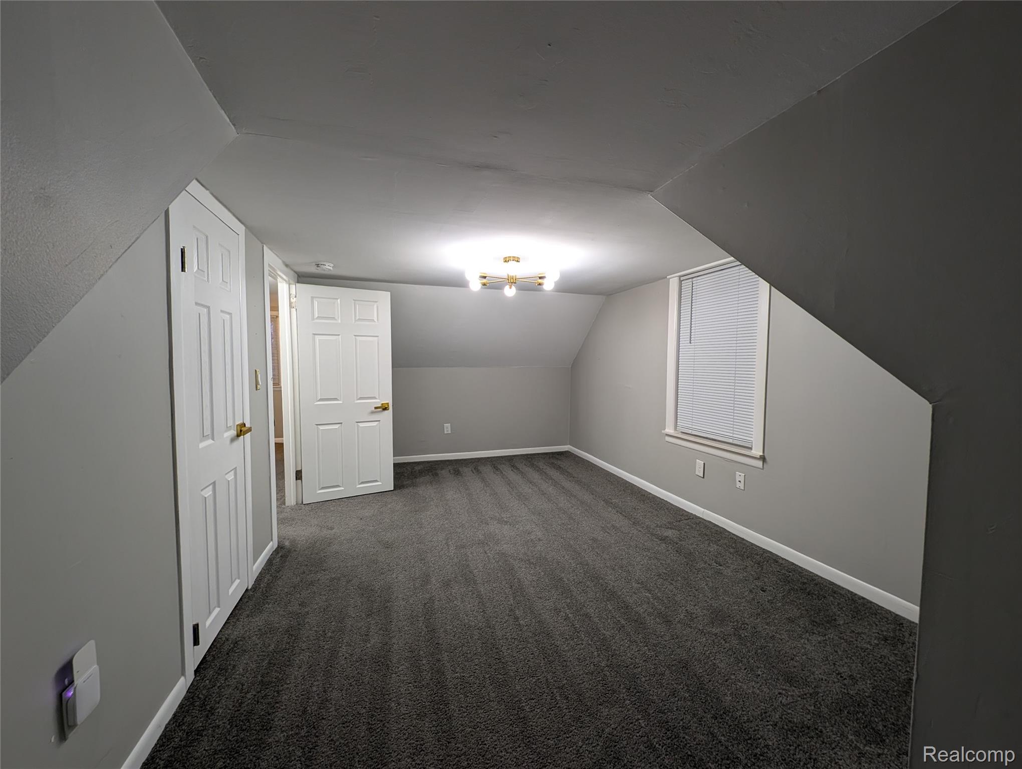 263 W Ann Arbor Avenue