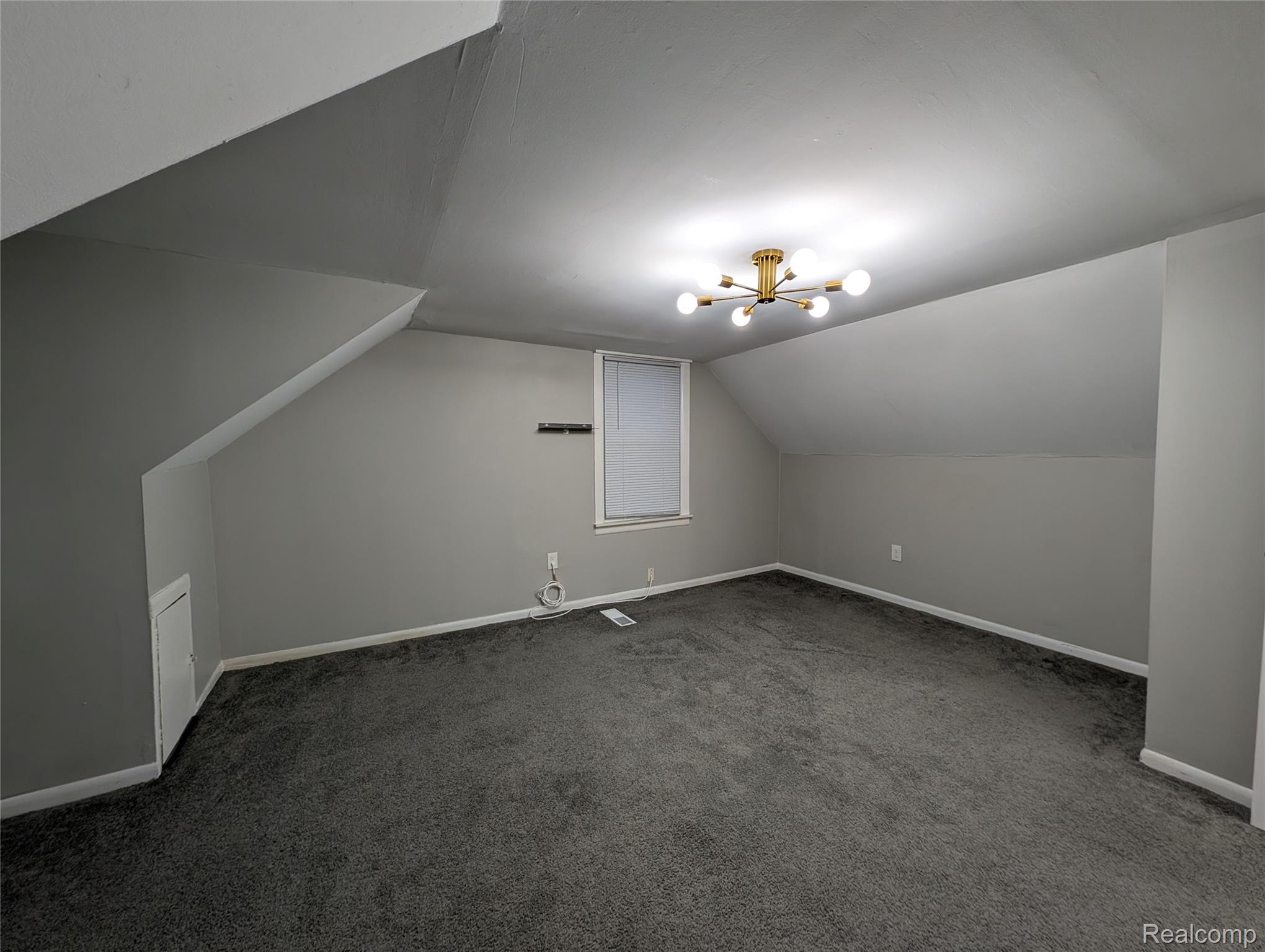 263 W Ann Arbor Avenue