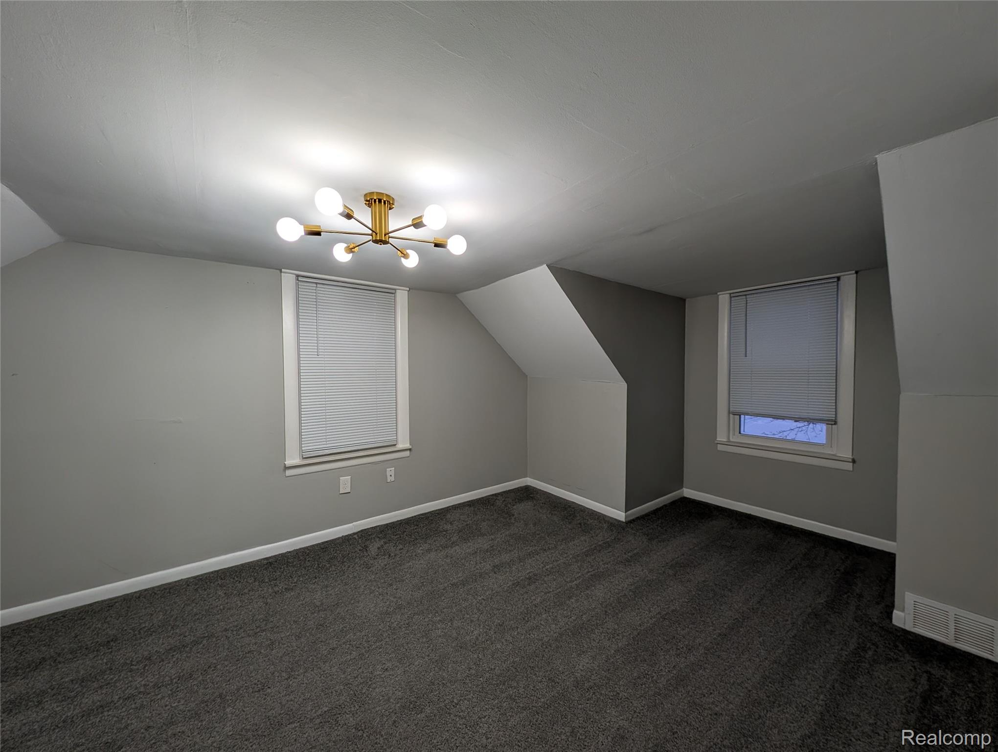 263 W Ann Arbor Avenue