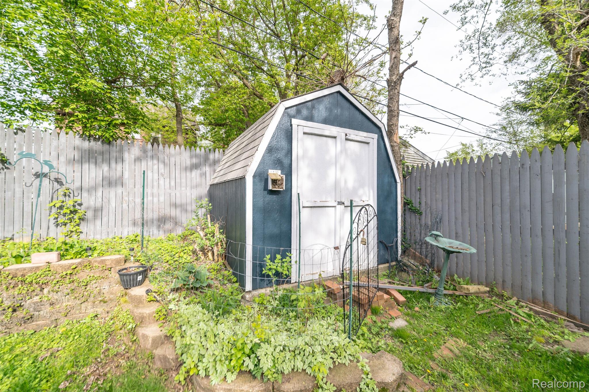 162 N Genesee Avenue