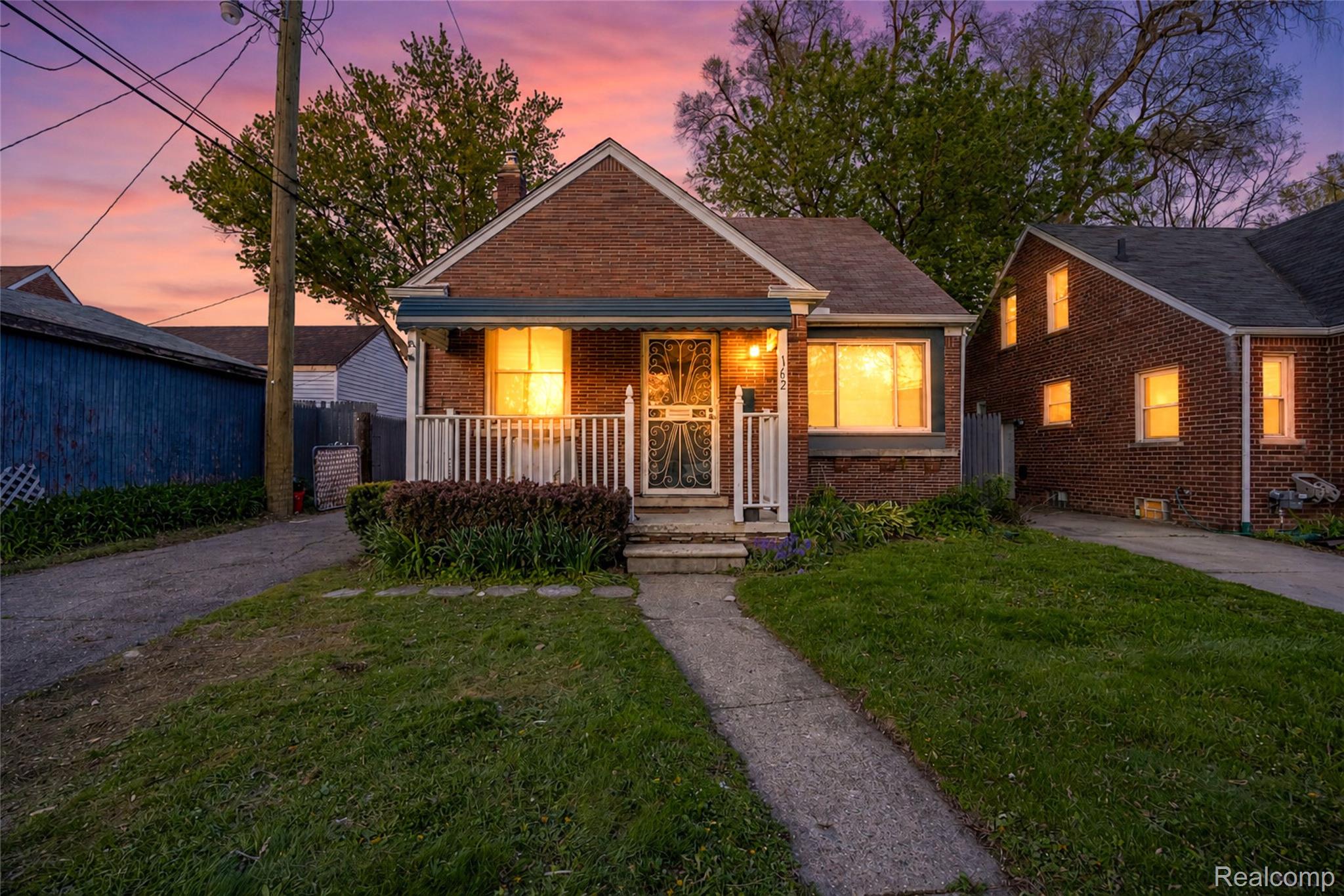 162 N Genesee Avenue