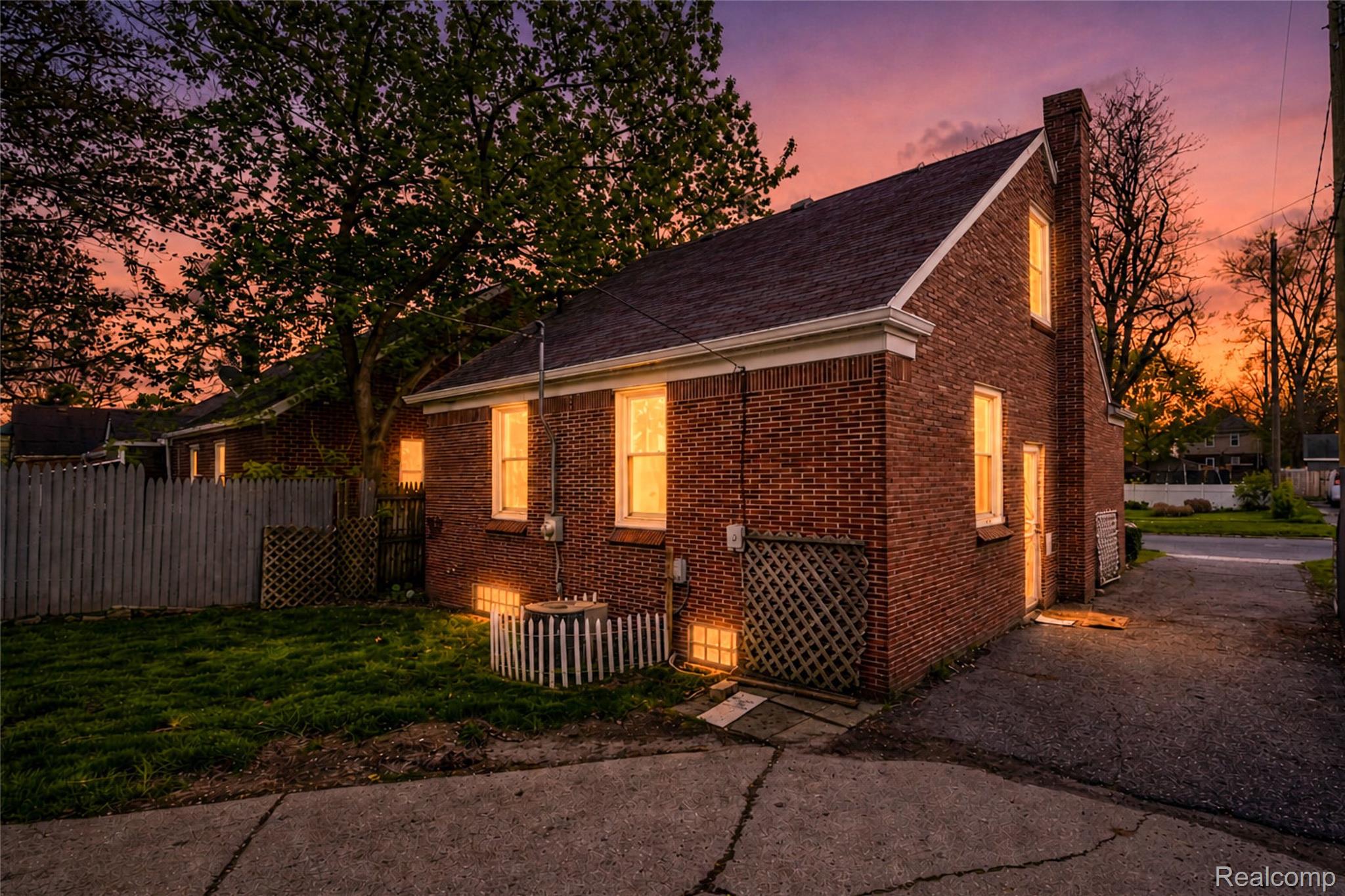 162 N Genesee Avenue
