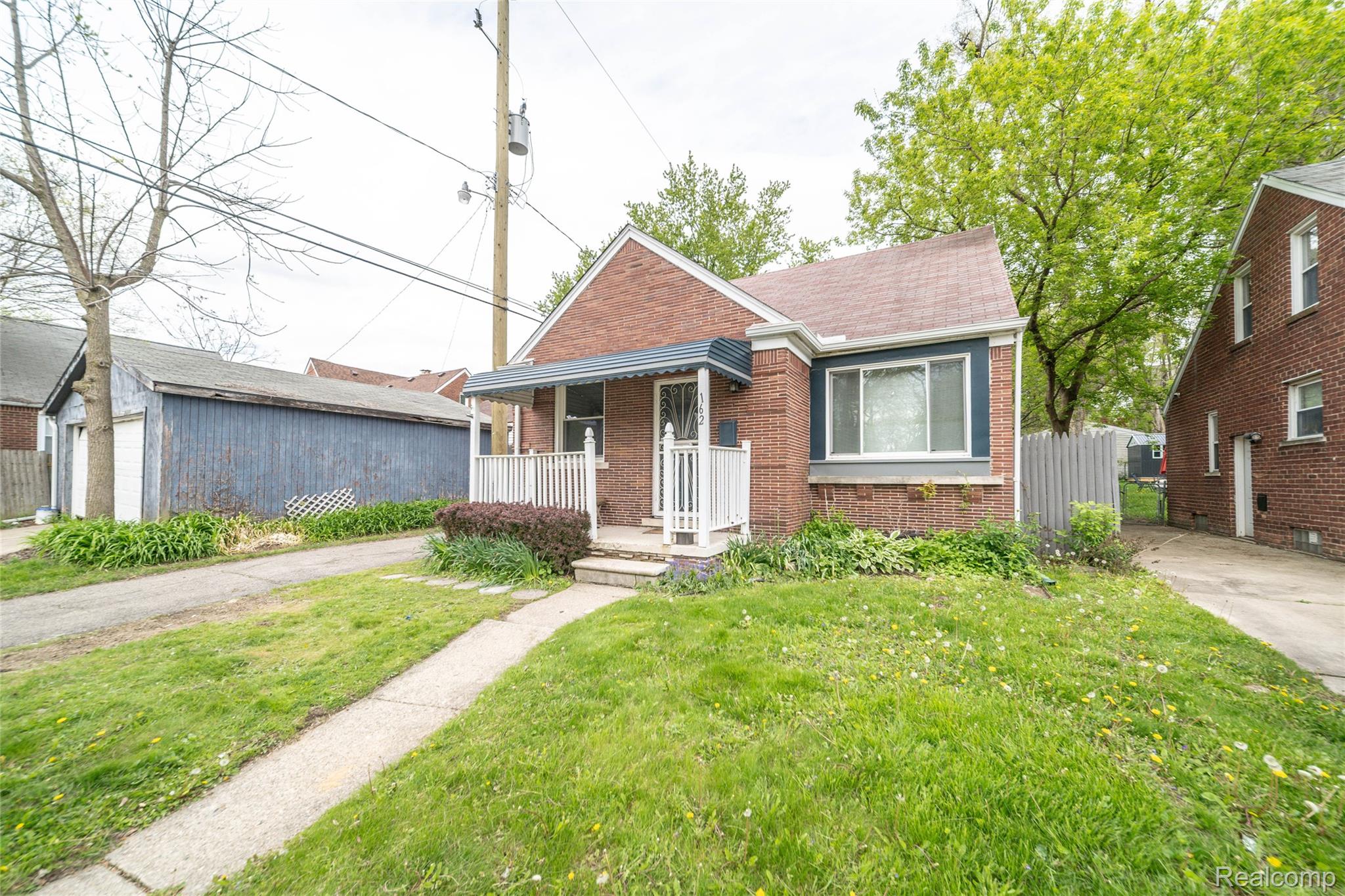 162 N Genesee Avenue