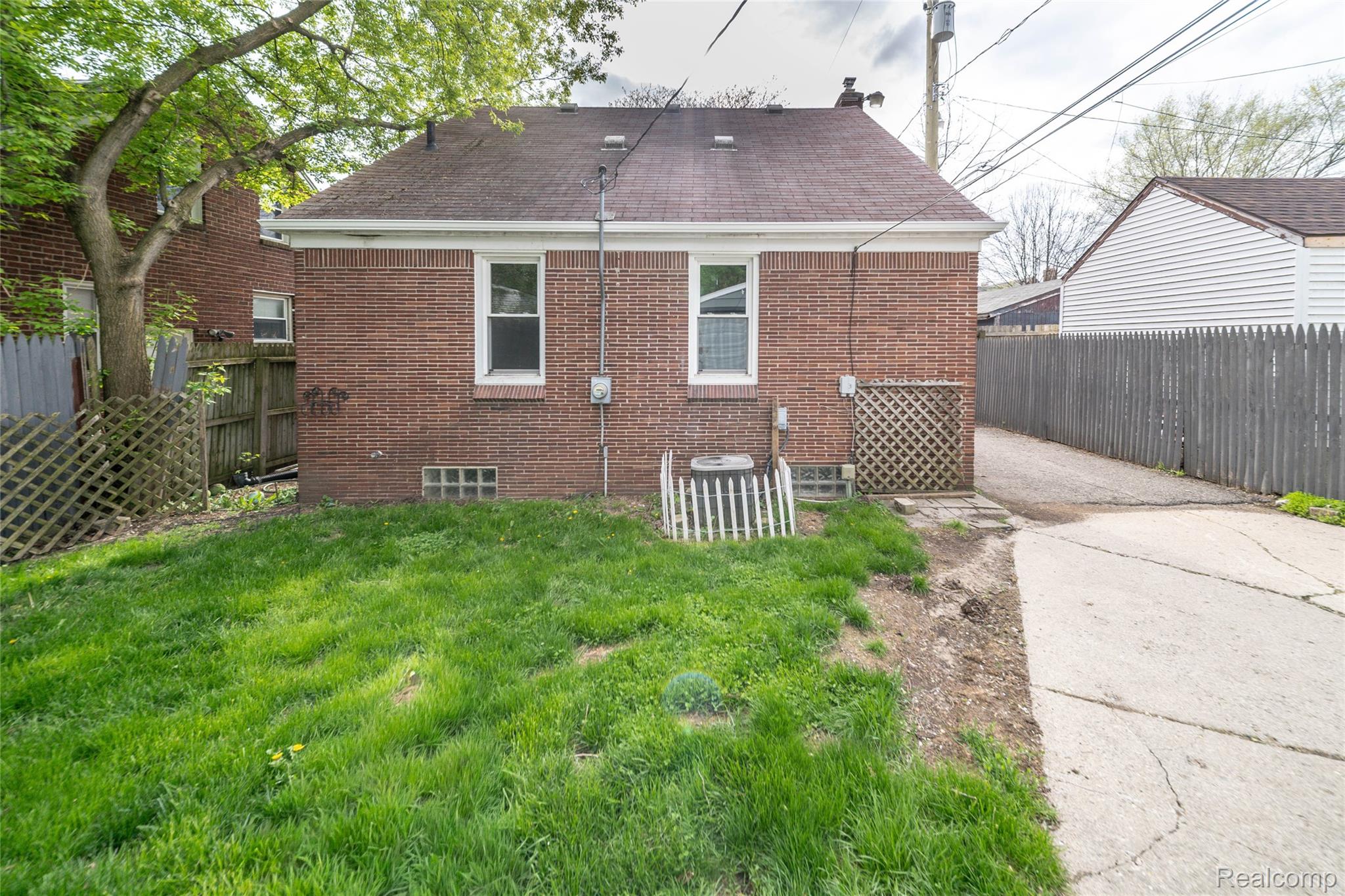 162 N Genesee Avenue