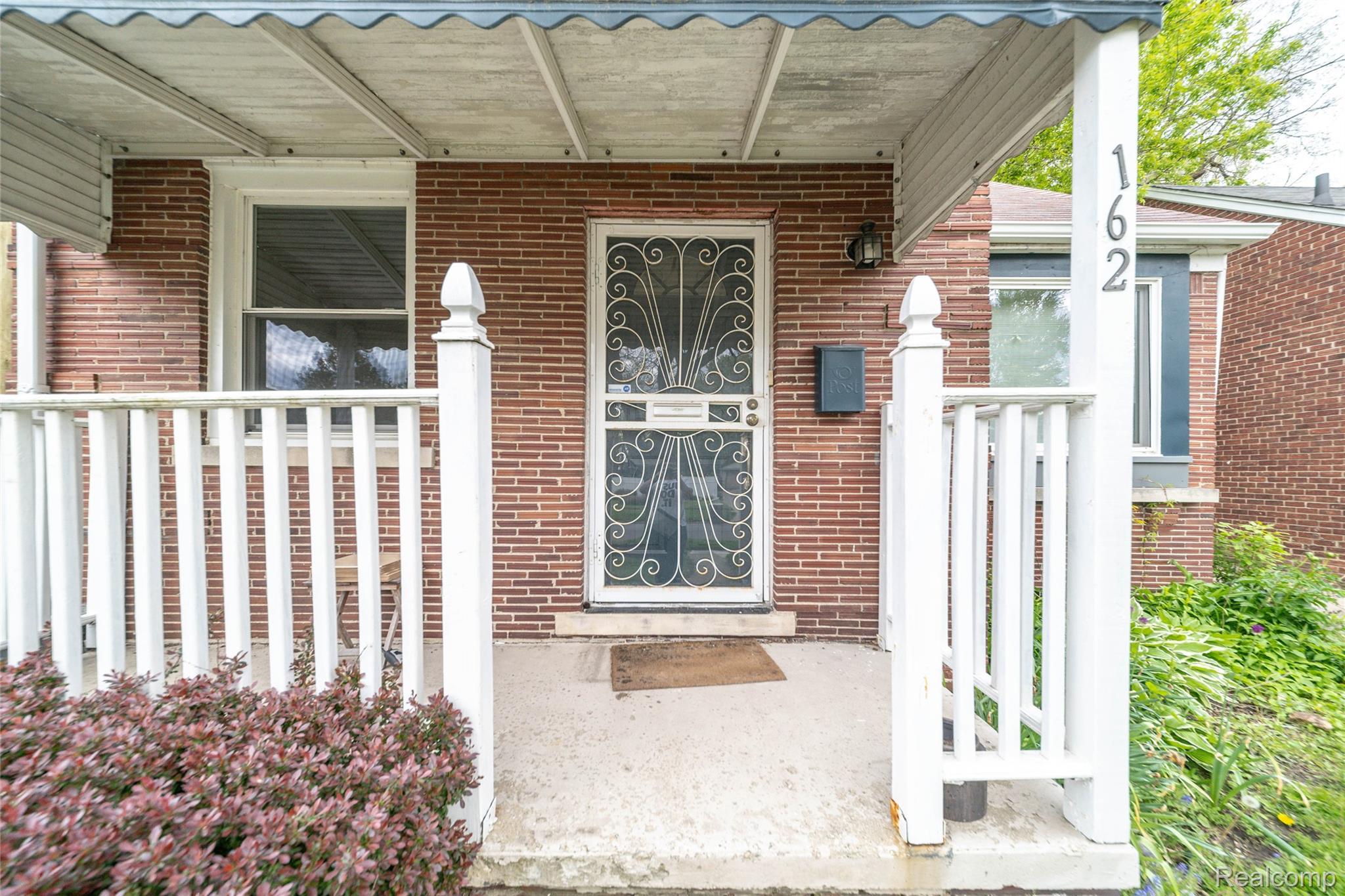 162 N Genesee Avenue