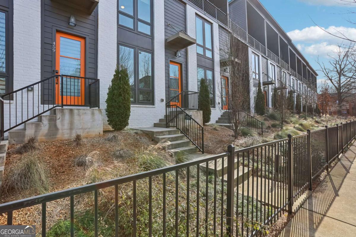 457 Parkway Drive NE