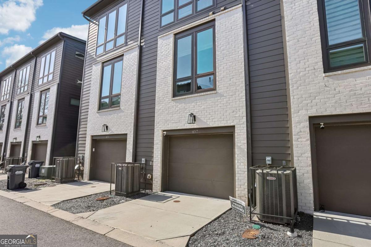 457 Parkway Drive NE