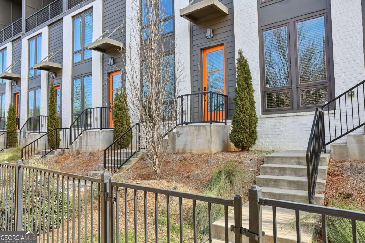 457 Parkway Drive NE