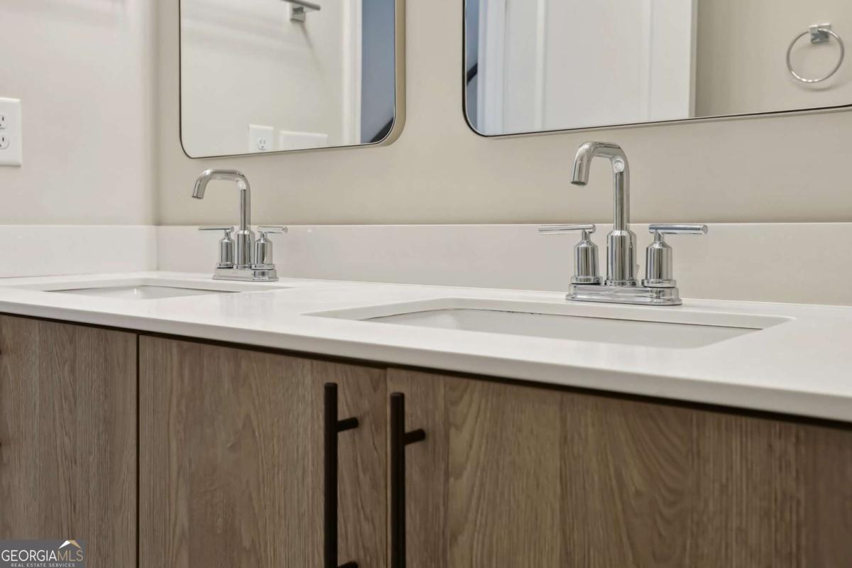 457 Parkway Drive NE