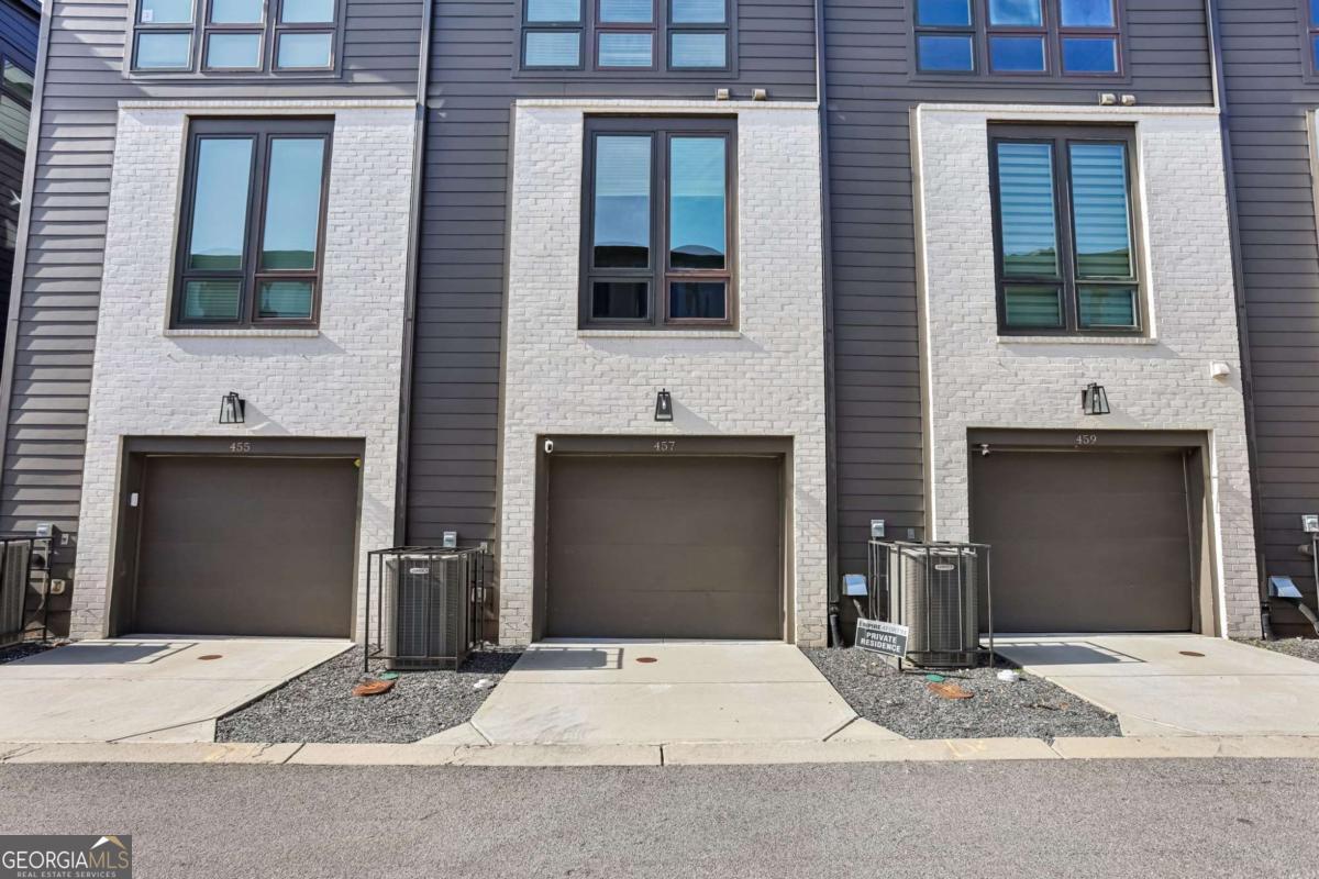 457 Parkway Drive NE