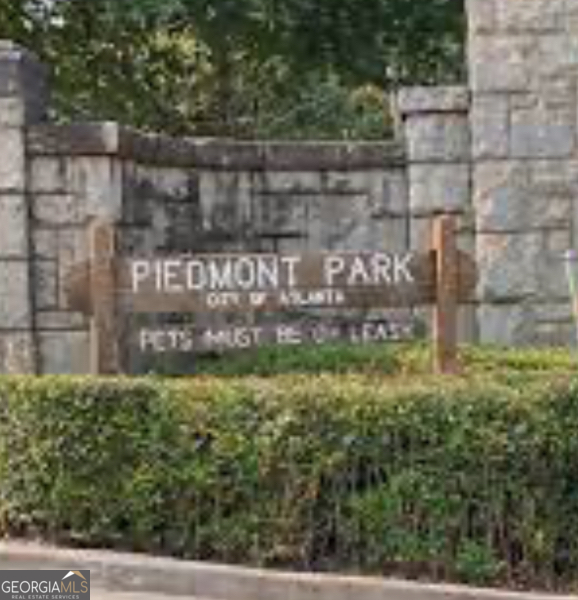 457 Parkway Drive NE