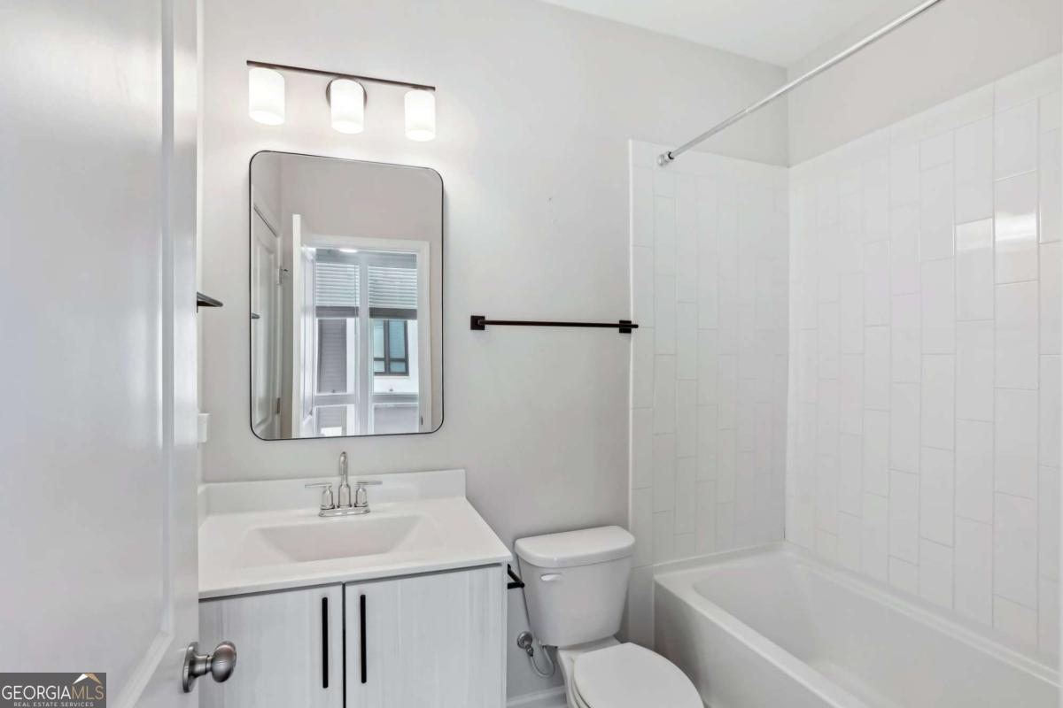 457 Parkway Drive NE