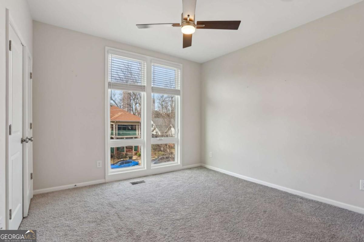 457 Parkway Drive NE