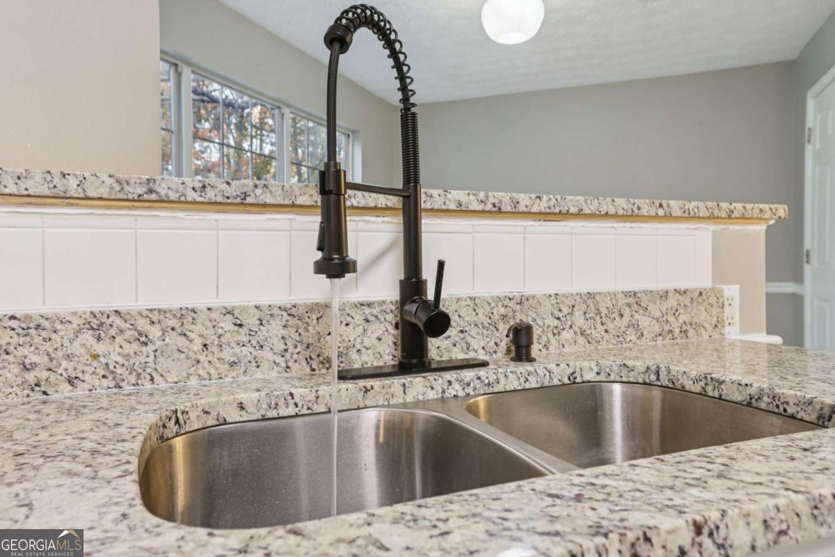 2415 Hamilton Parc Lane