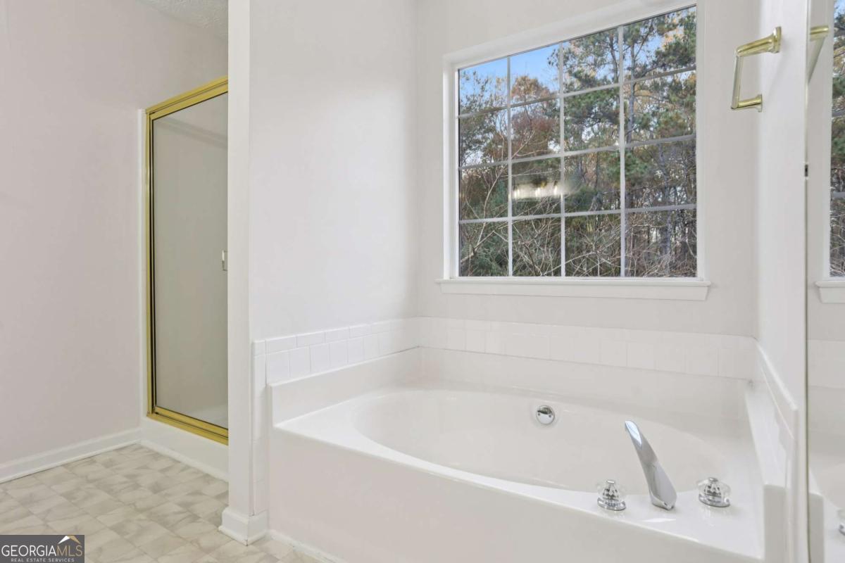 2415 Hamilton Parc Lane