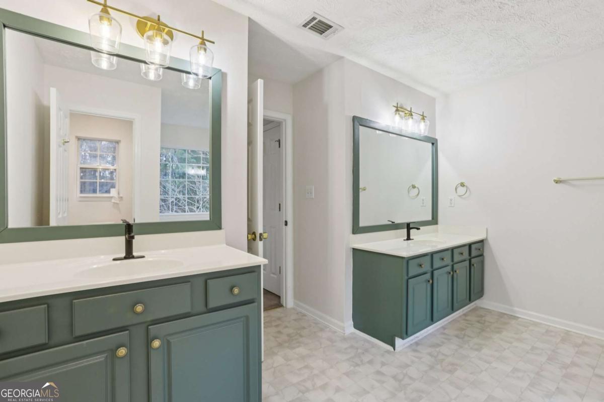 2415 Hamilton Parc Lane