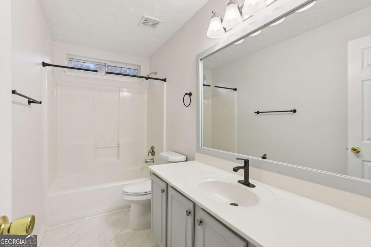 2415 Hamilton Parc Lane