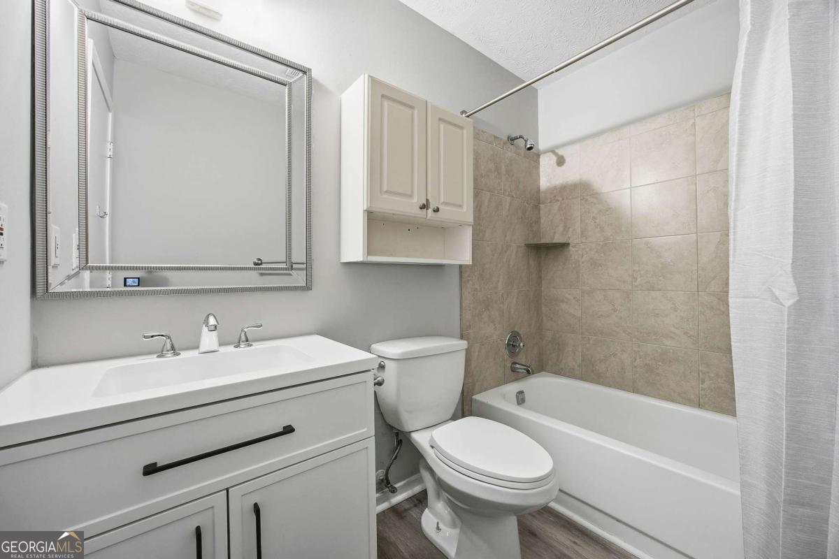 4712 Valley Ridge Drive