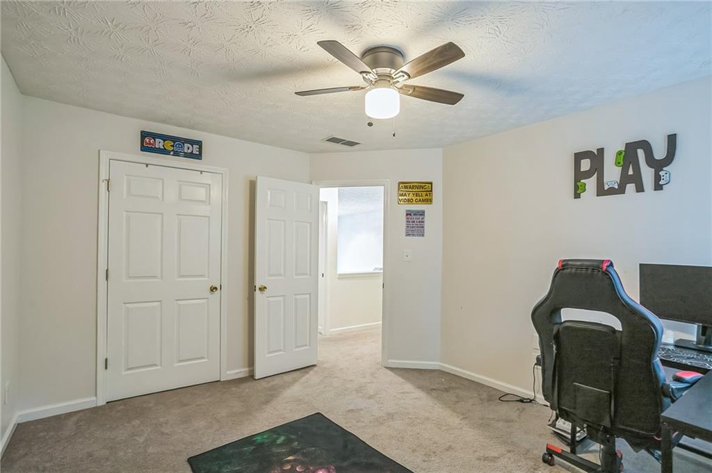 2415 Hamilton Parc Lane