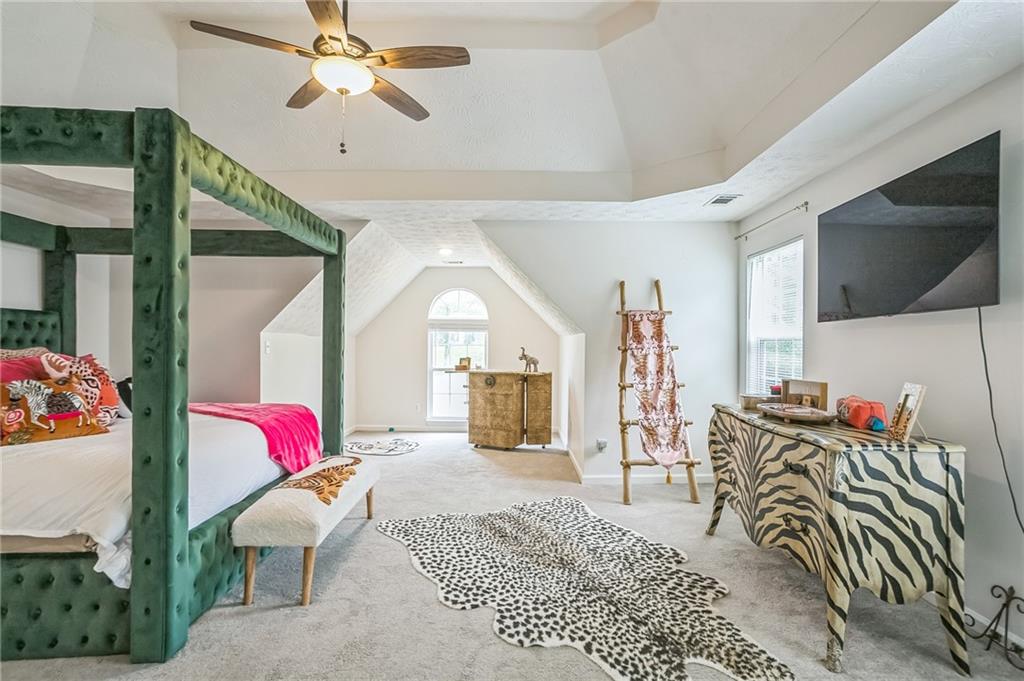 2415 Hamilton Parc Lane