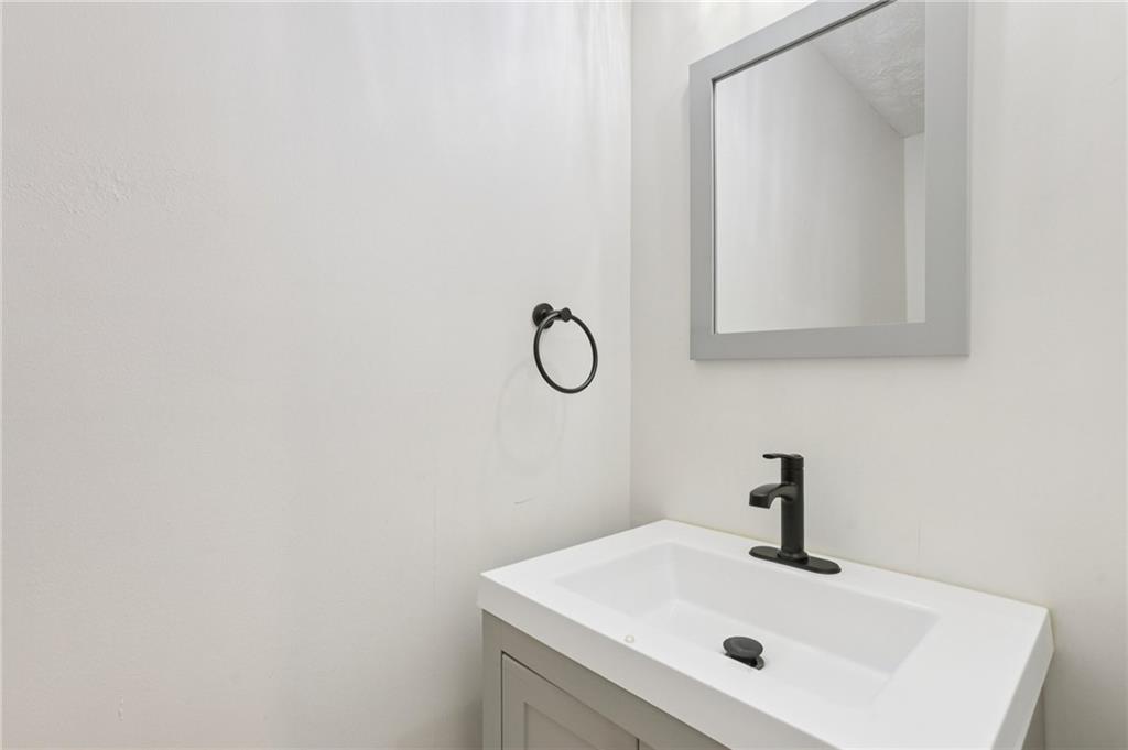 2415 Hamilton Parc Lane