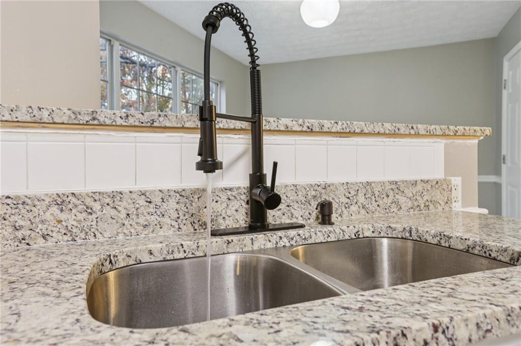 2415 Hamilton Parc Lane