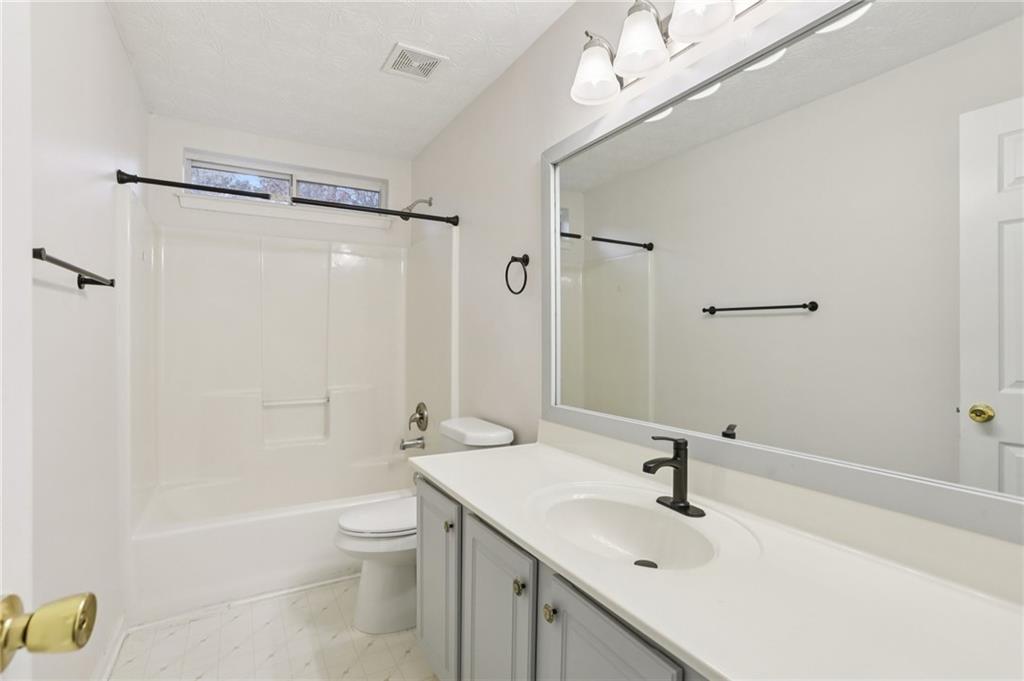 2415 Hamilton Parc Lane