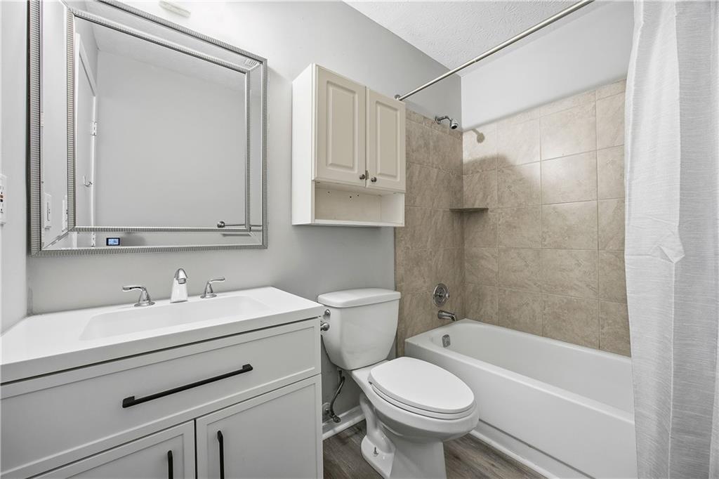 4712 Valley Ridge Drive