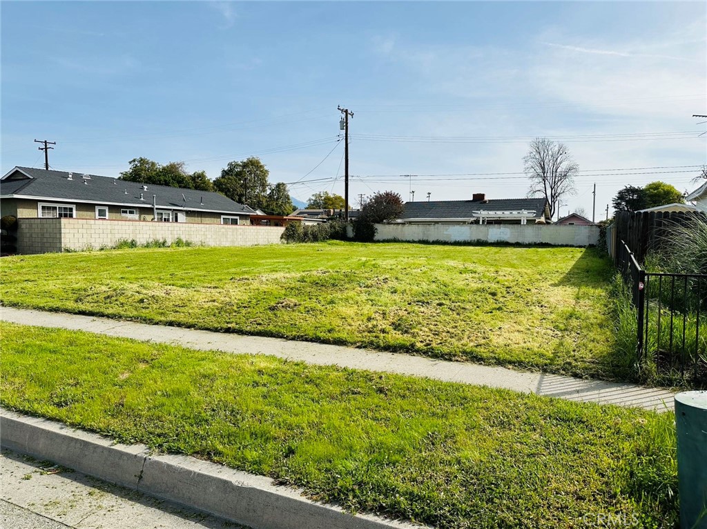 148 S Lark Ellen Avenue