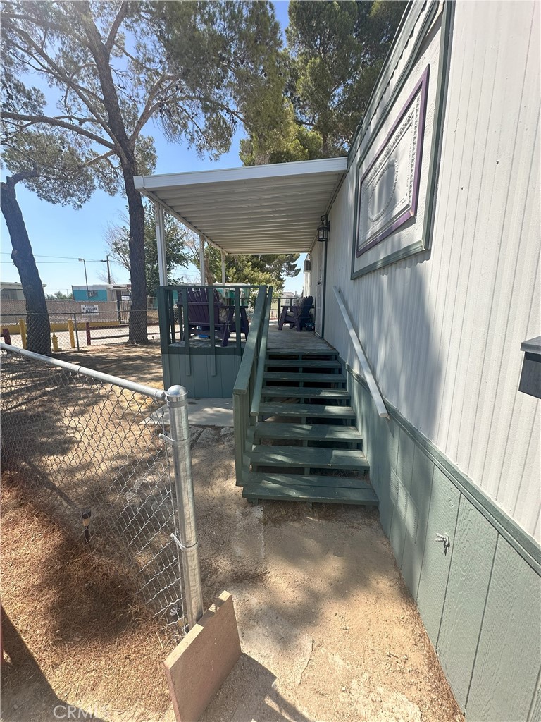 1258 Rosamond Boulevard 40